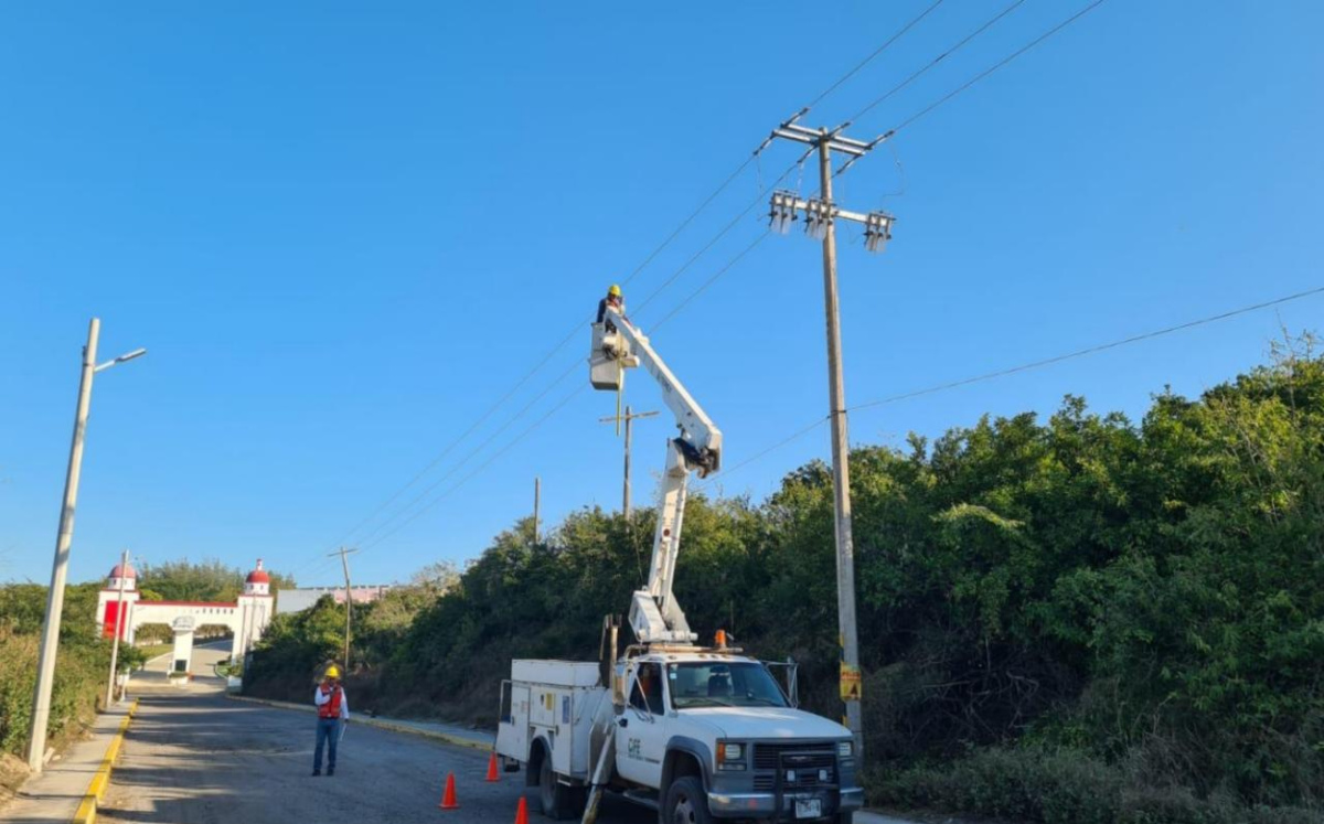 CFE restablece el suministro eléctrico a usuarios afectados por frente frío 19 | Especial