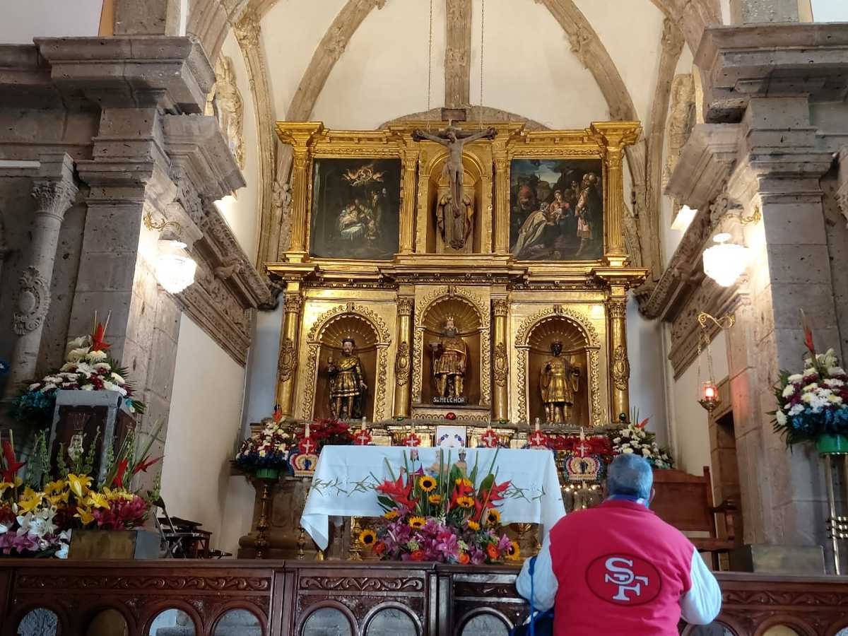 Fieles recuerdan milagros de Reyes Magos
