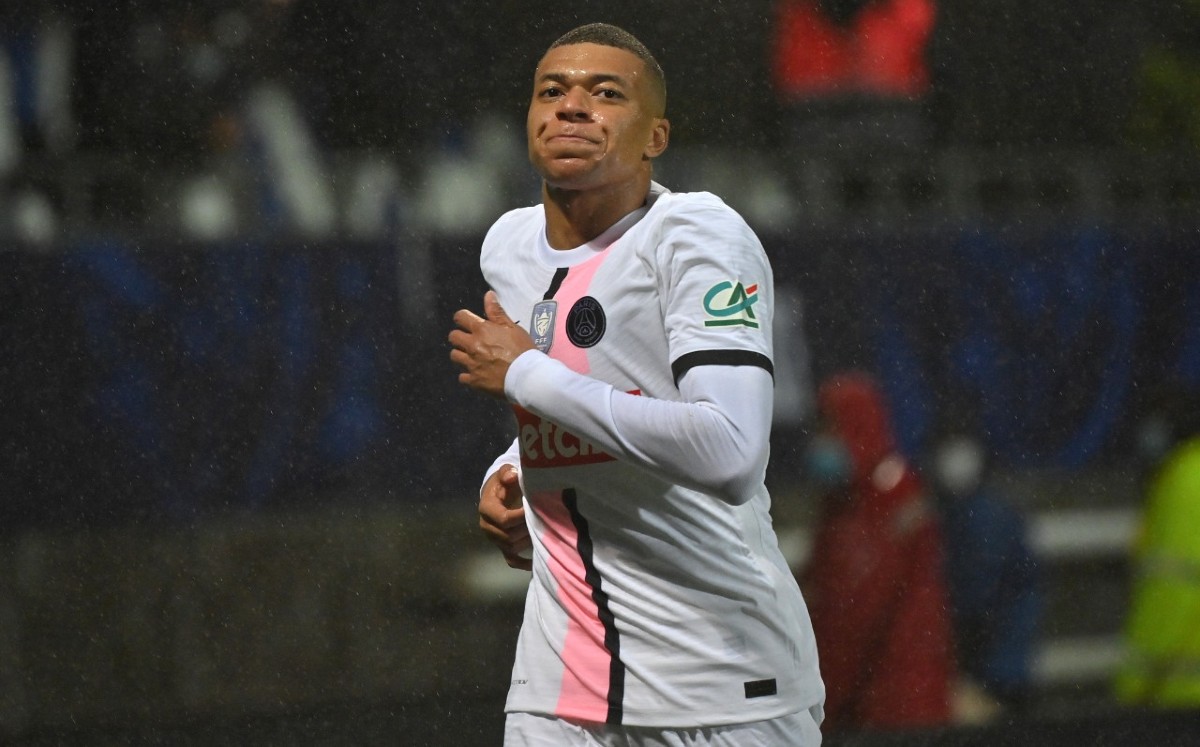 Kylian Mbappé podría ser nuevo jugador del Real Madrid en enero (AFP)