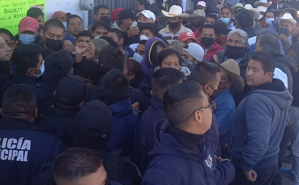 Simpatizantes de Movimiento Ciudadano tomaron el ayuntamiento desde el domingo. (Especial)