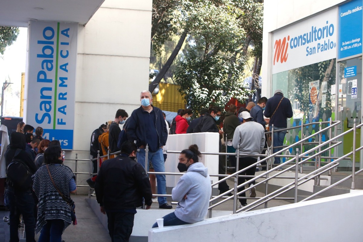 Ciudadanos acudieron hasta tres módulos sin obtener la prueba. | Especial