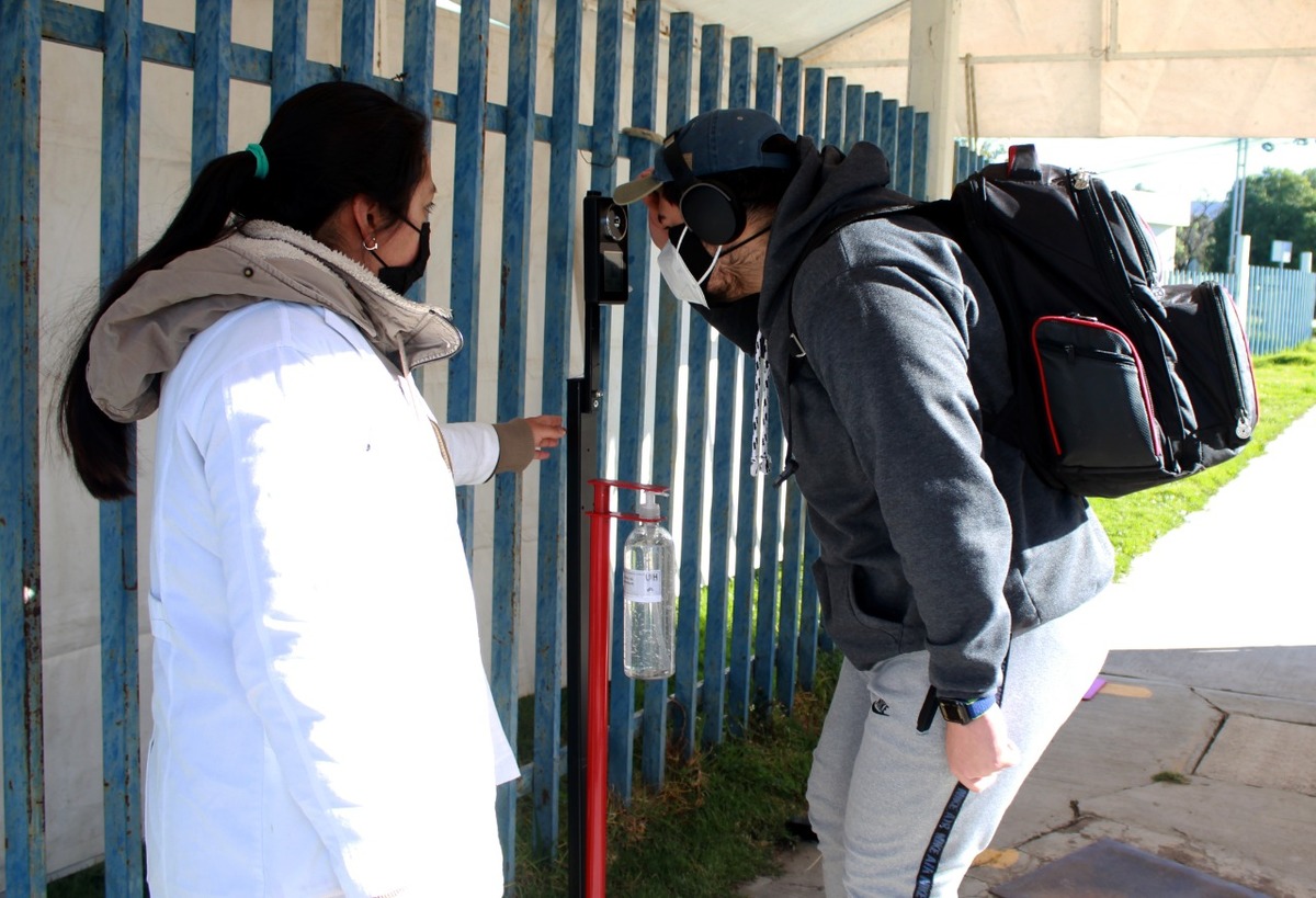 Estudiantes de las licenciaturas en odontología y medicina regresarán este lunes a clases. (Cortesía)