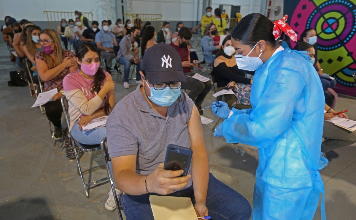 Jalisco reanudó la vacunación contra covid-19 (Fernando Carranza)