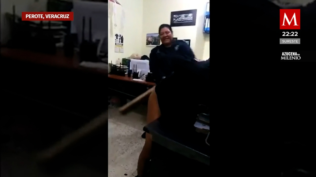 En Perote, Veracruz una mujer policía fue grabada torturando