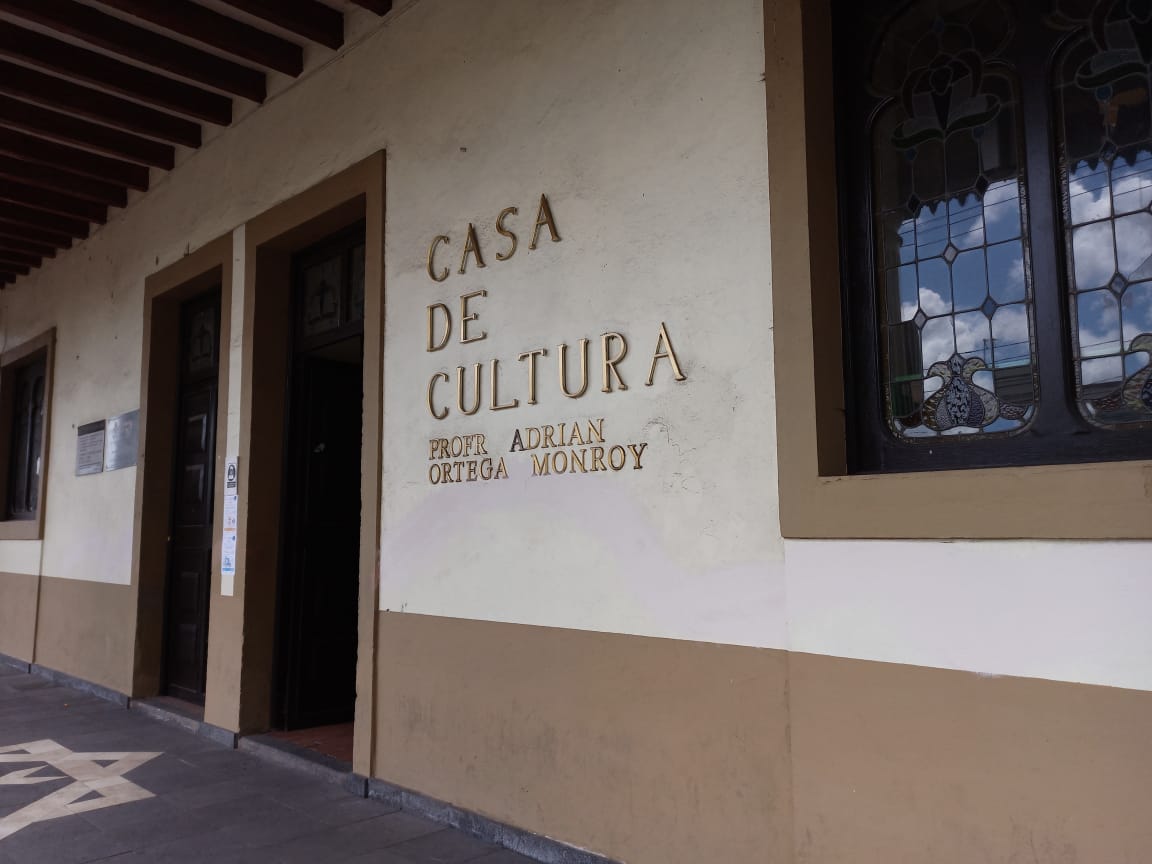 La Casa de Cultura es de los pocos edificios céntricos que conservan el estilo neoclásico. | Aranxa Albarrán