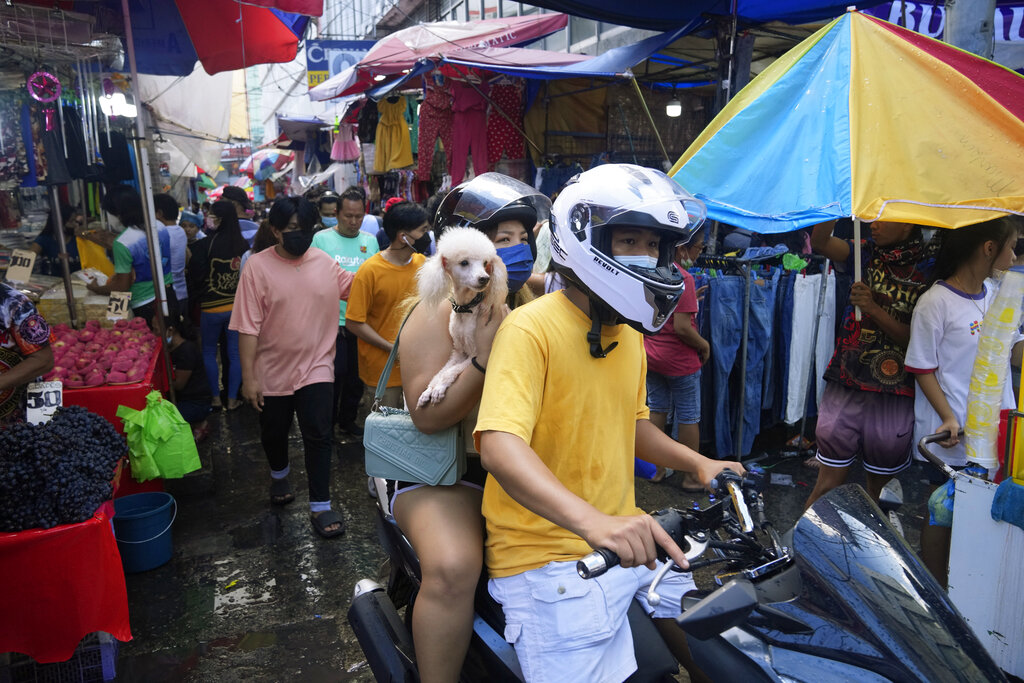 Los casos de covid-19 en Filipinas han motivado serias restricciones en el país. | AP