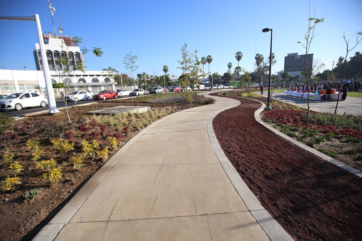 Inauguran Alfaro y Lemus glorieta La Normal (Cortesía)