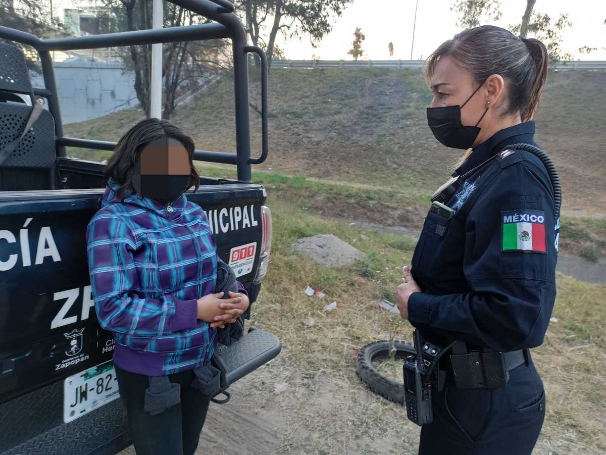 Joselin fue hallada este jueves en Periférico por policías de Zapopan (Especial)