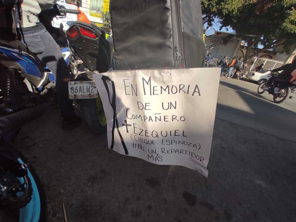 Repartidores se reunieron en memoria de Ezequiel y para exigir seguridad vial. | Armando Moreno