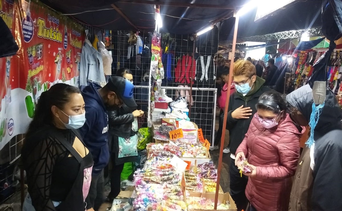 Los Reyes Magos recorrieron los puestos de Tepito durante la madrugada. | Alejandro Domínguez