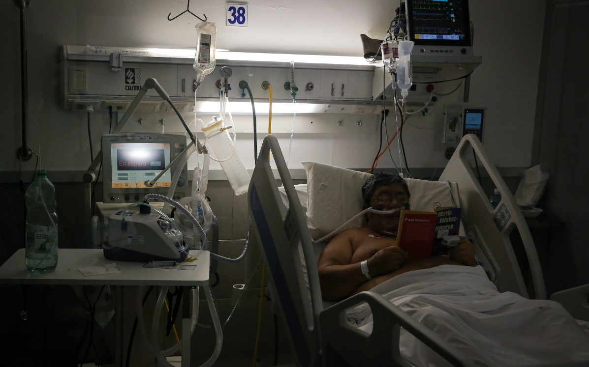 La semana pasada se notificaron a la OMS unos 9.5 millones de nuevos contagios por covid-19, un récord. | EFE