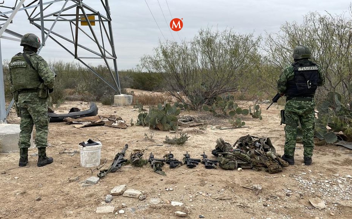 Ejército encuentra armas en en la colonia El Bayito de Nuevo Laredo. (Cortesía)