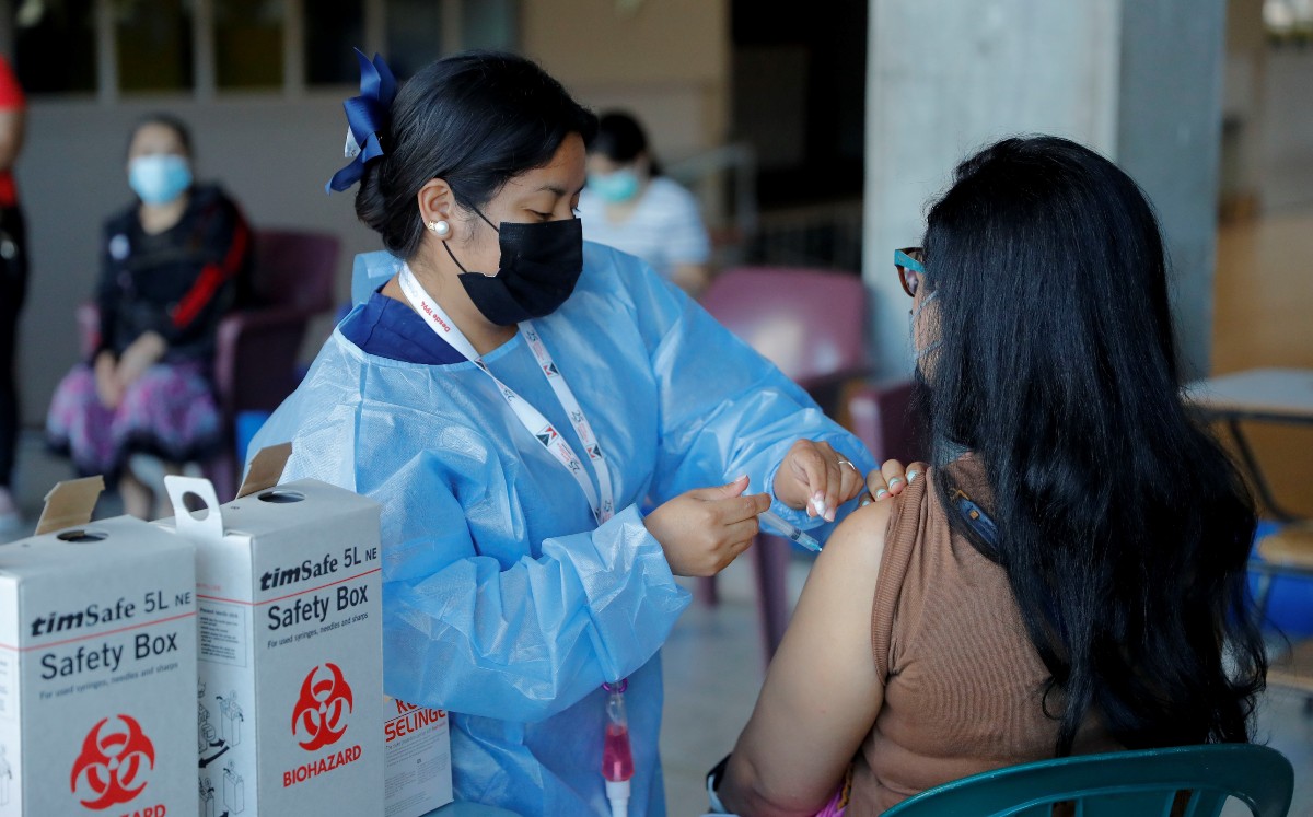 En los últimos meses, el grueso de la vacunación en Estados Unidos había pasado a farmacias y clínicas médicas. | EFE