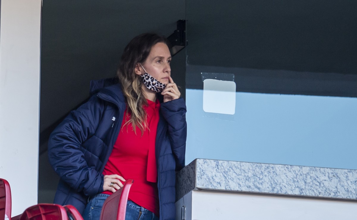 Nelly Simón,  directiva de Chivas femenil (Mexsport)