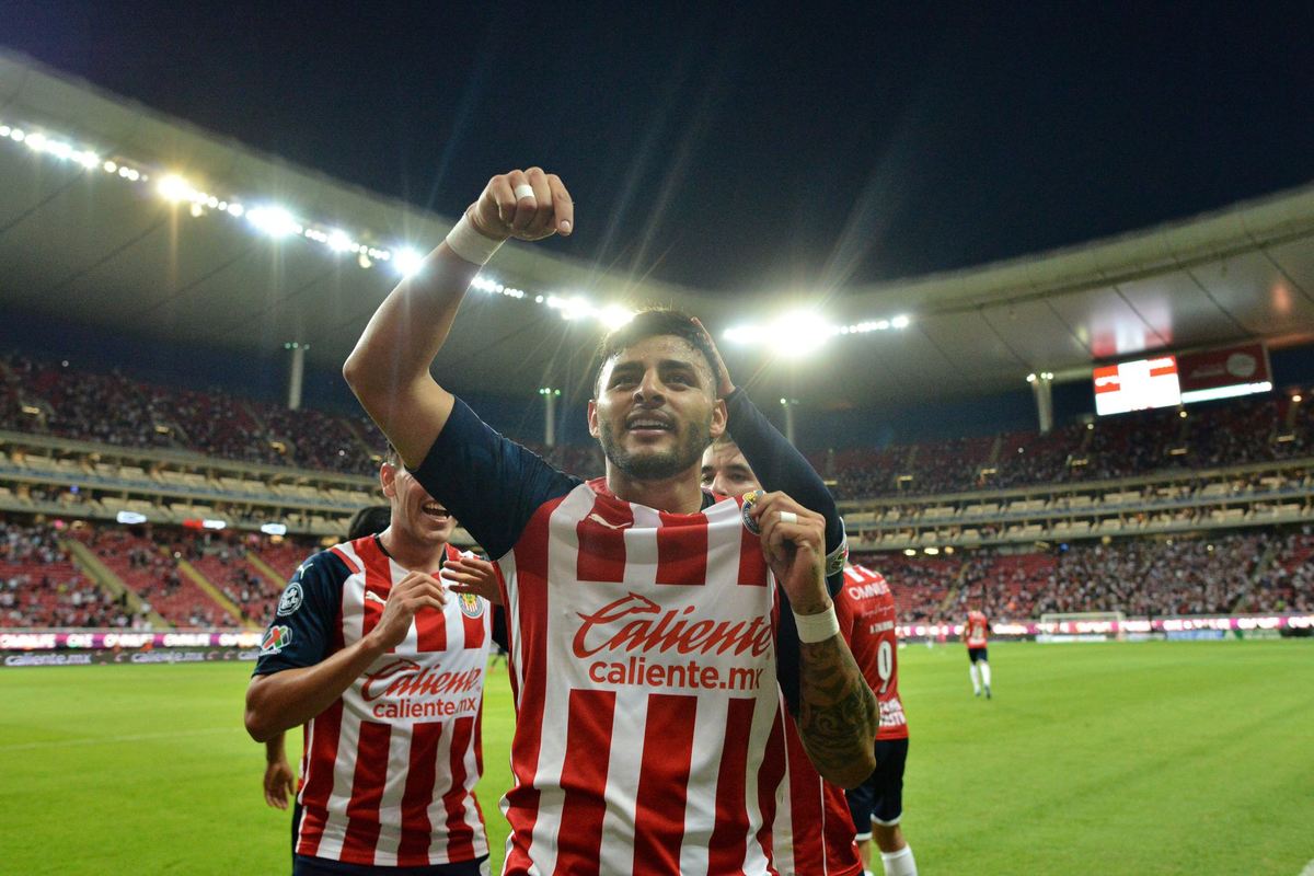 Alexis Vega celebra tras anotarle al Mazatlán (Imago7)