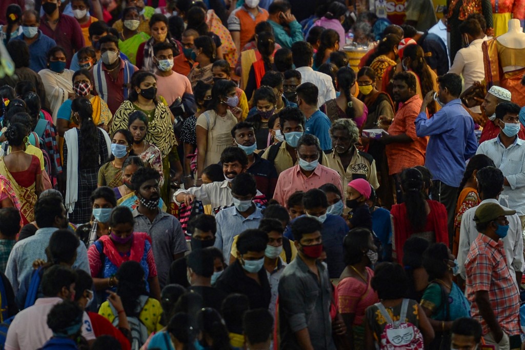 El coronavirus en India está volviendo a tener un repunte de casos por la variante ómicron. (AFP)