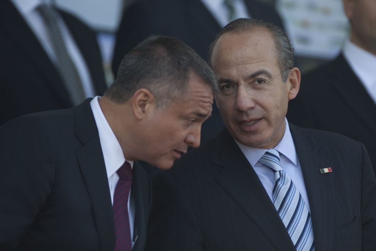 García Luna (d) y Felipe Calderón. | Cuartoscuro