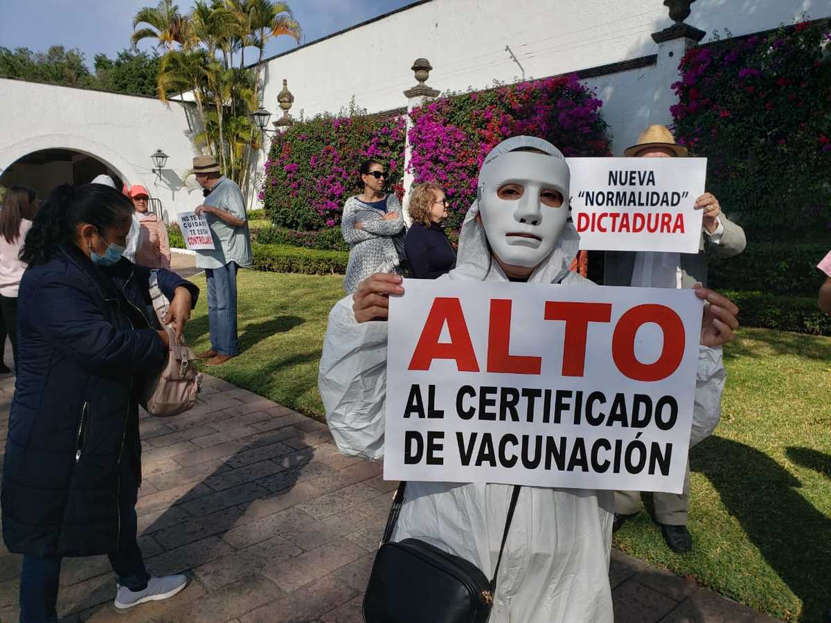 Manifestantes piden que el certificado de vacunación para eventos masivos no sea obligatorio (Diana Barajas)