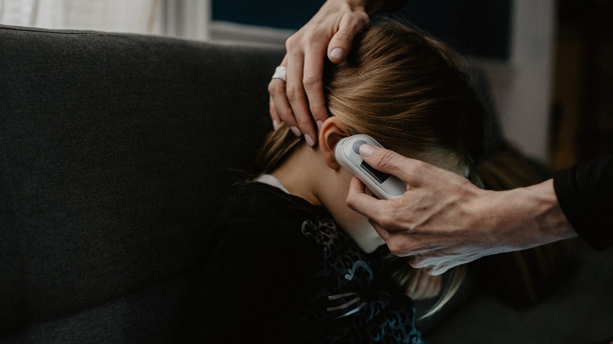 Para tratar covid-19 de manera leve en cualquier persona se necesita vigilancia constante. (Unsplash)