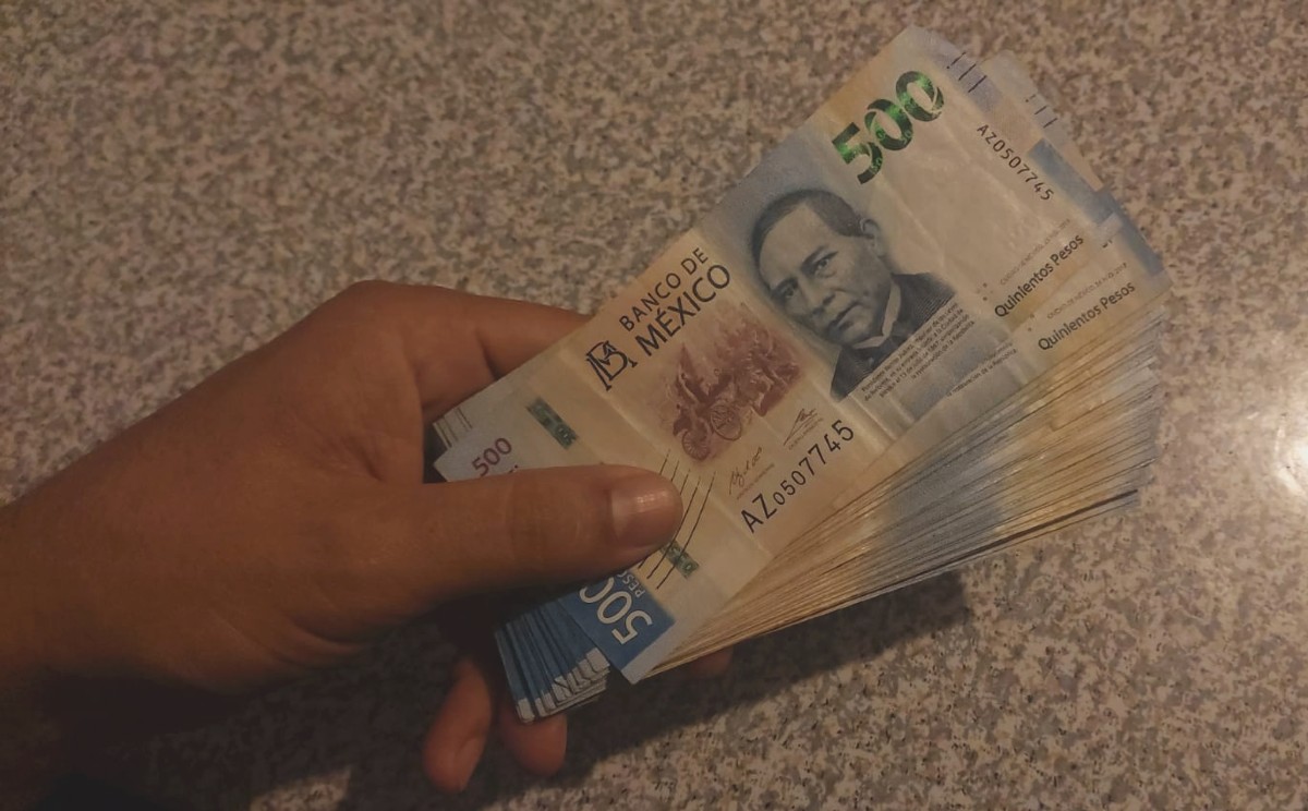 Dinero, billetes, peso mexicano | En todos los casos se aplican los descuentos y bonificaciones.