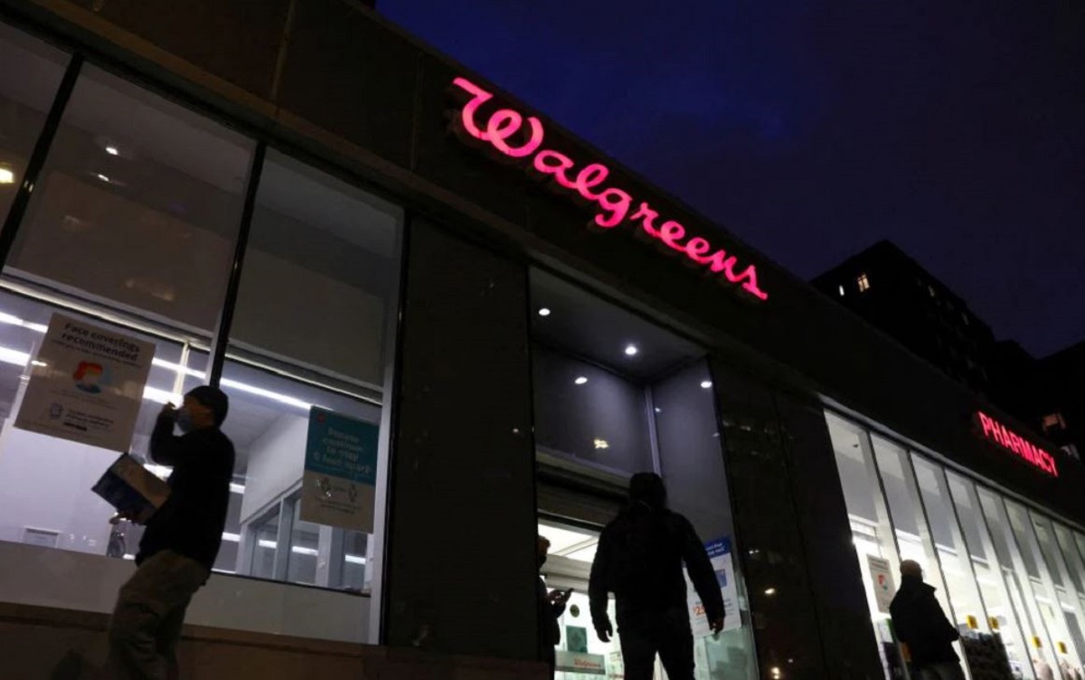 Exterior de una farmacia Walgreens. | Reuters