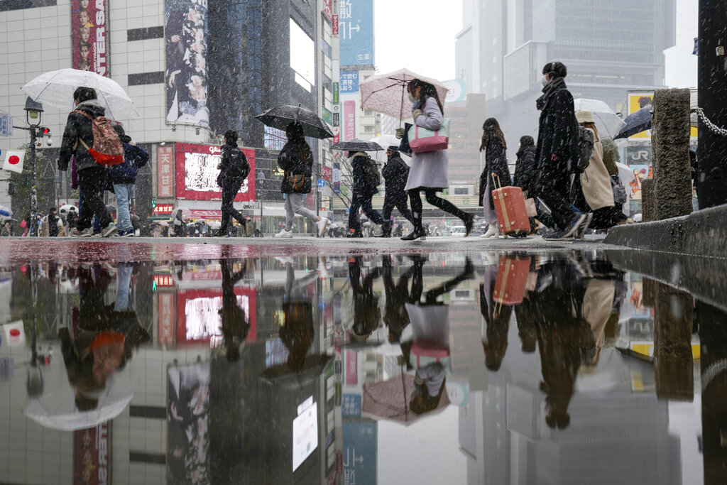 Japón ha mantenido el cierre de sus fronteras para evitar una mayor explosión de casos de covid-19. (AP)