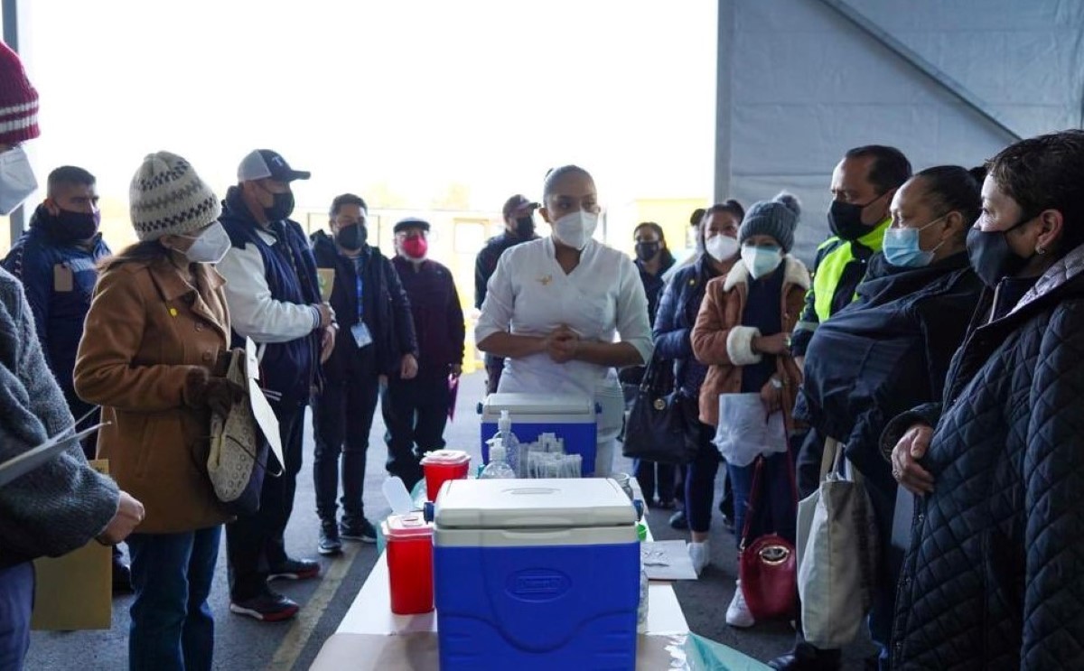 CdMx inició hoy la aplicación del refuerzo a maestros de 4 alcaldías. | Twitter Claudia Sheinbaum