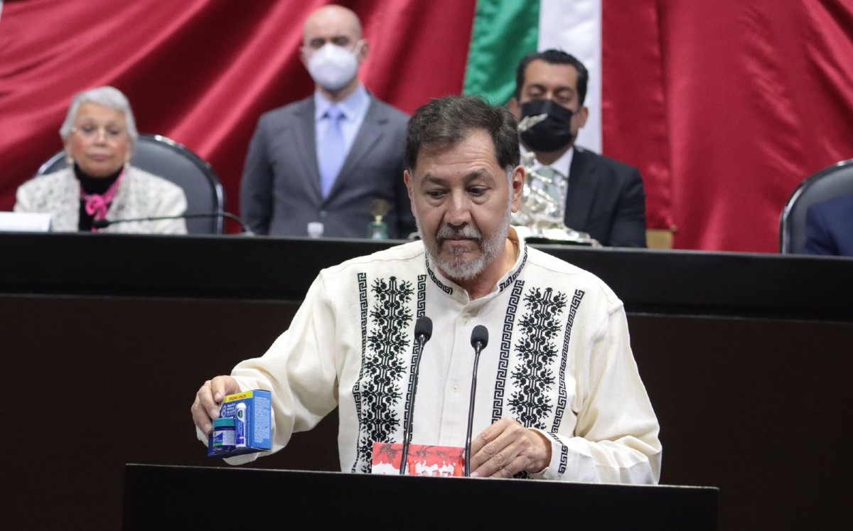 El legislador del PT también llevó guantes. | Especial