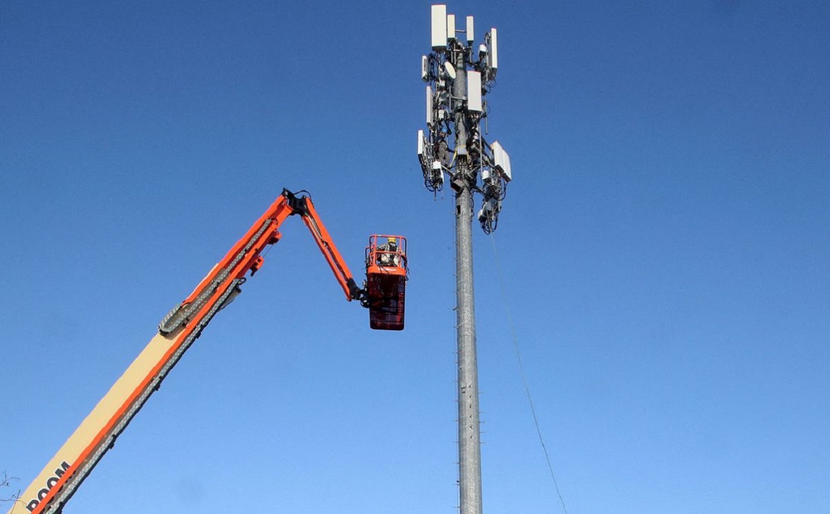 Instalación de equipos de telecomunicaciones 5G en Estados Unidos. | Reuters