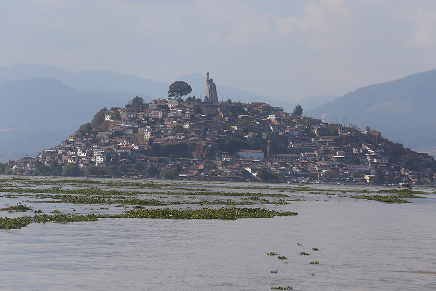 Janitzio es la isla más importante del lago de Pátzcuaro y la de mayor altura. |Jorge Carballo