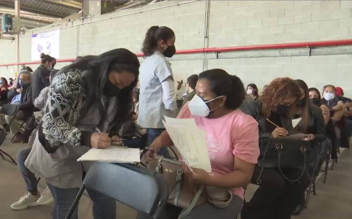 La vacunación de refuerzo a maestros será con dosis de Moderna.