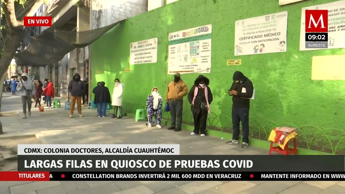 Largas filas en quiosco de pruebas covid