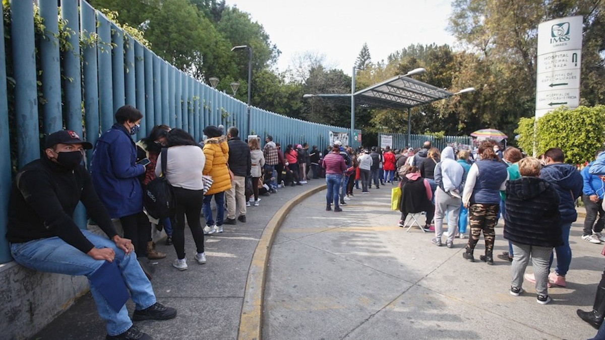 Ómicron toma fuerza en México y sistema de salud empieza a saturarse