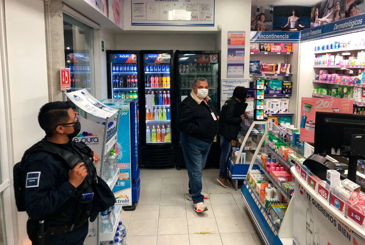 Realizan operativos para vigilar la implementación de medidas sanitarias en comercios de Tulancingo (Cortesía)