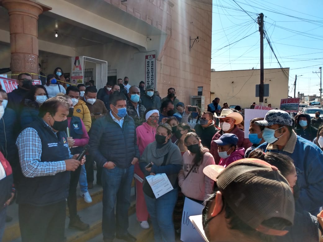 Habitantes de Atitalaquia  inconformes, exigen la clausura del basurero que recibirá desechos de nueve municipios (Francisco Villeda)