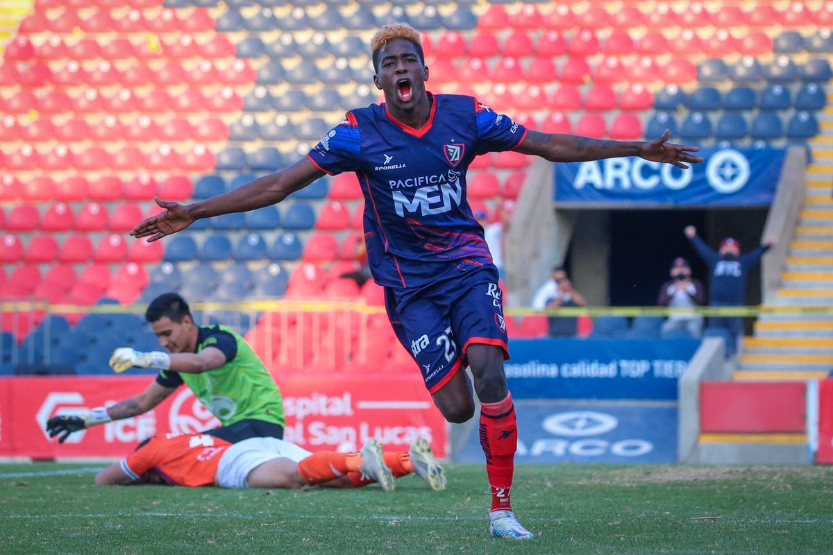 Juan Angulo consiguió el primer gol del año en casa para los Alteños. (Cortesía)