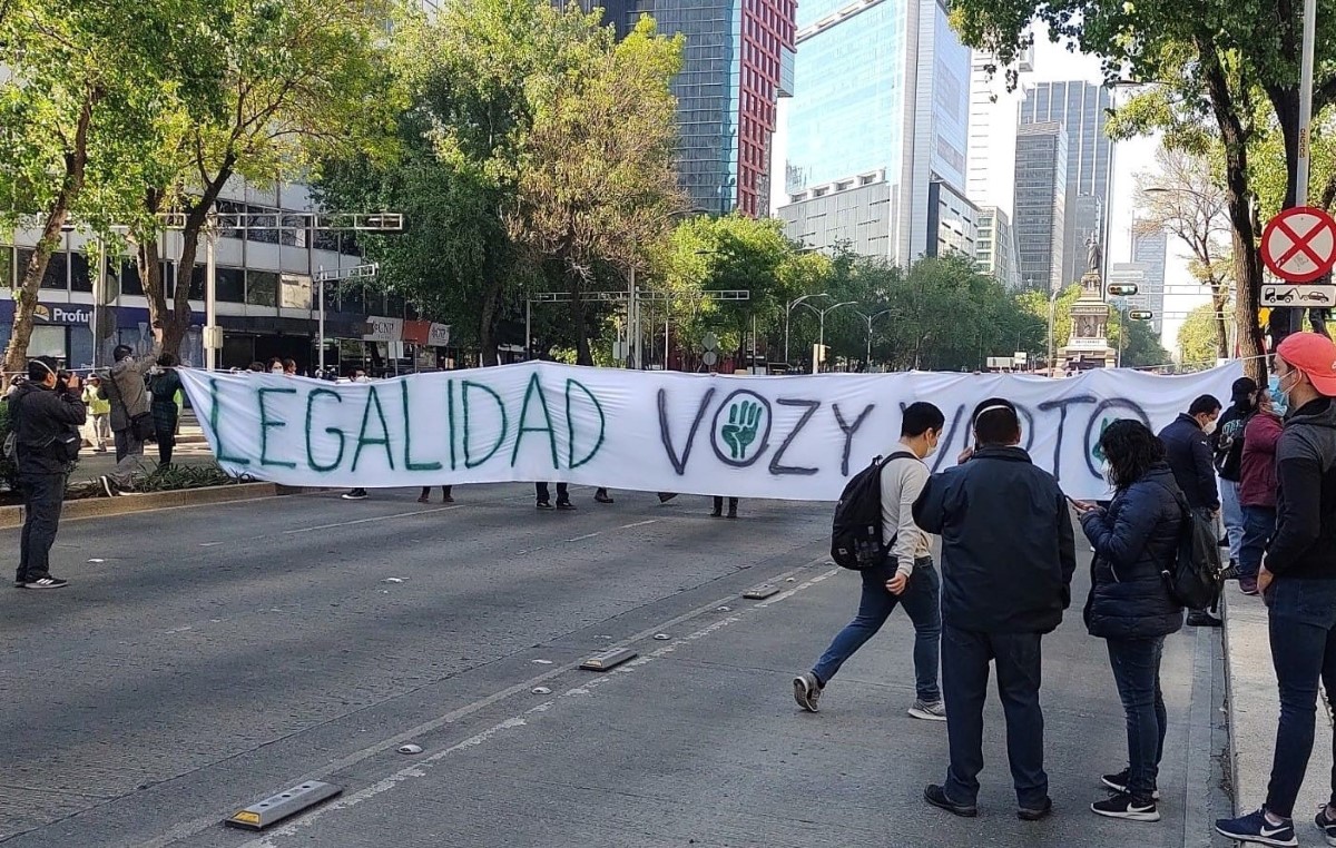 Los manifestantes cerraron de forma intermitente Reforma e Insurgentes. | César Velázquez