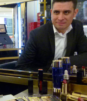 Su inicio en el maquillaje fue una decisión espontánea.