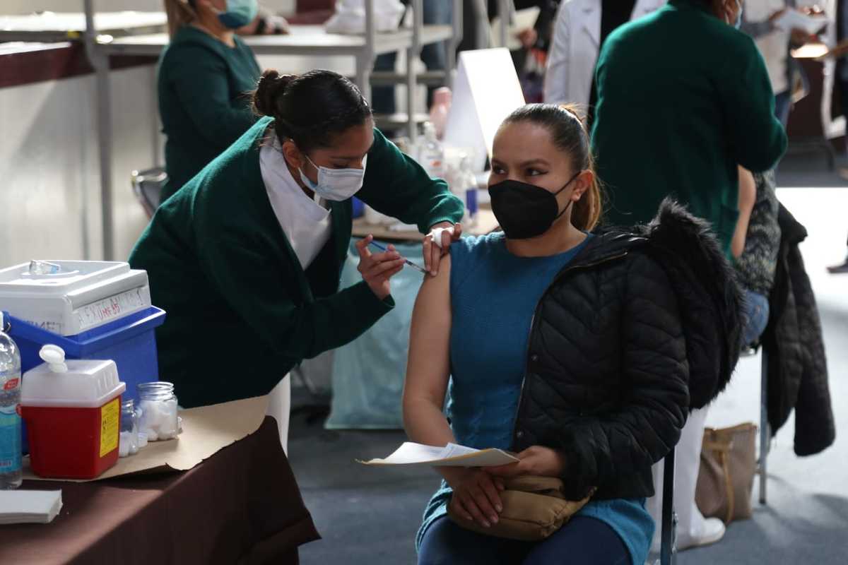 Vacunación contra covid en Hidalgo. (Jorge Sánchez)
