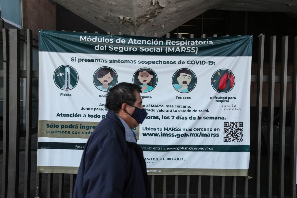 Se reportaron grandes filas en unidades del IMSS para realizarse prueba covid-19. | Octavio Hoyos