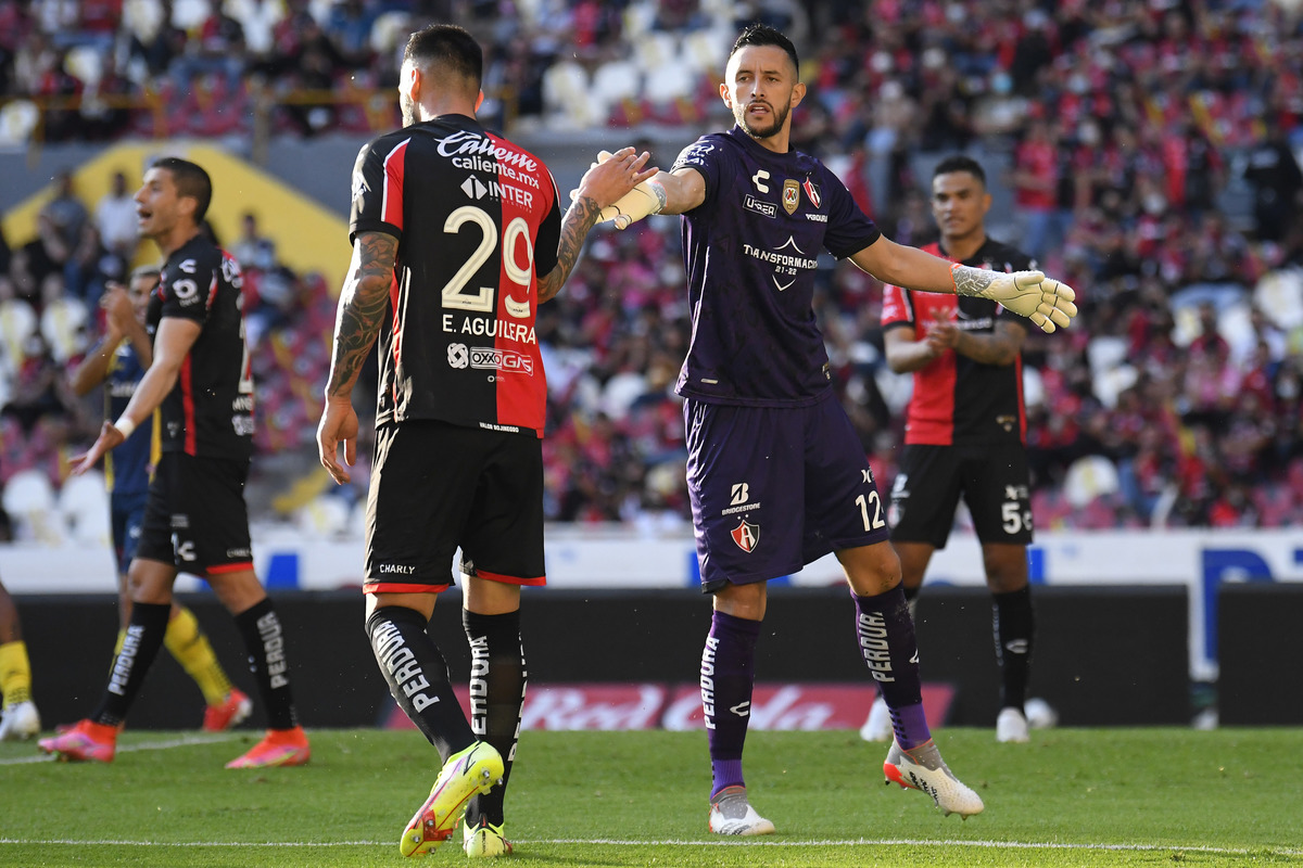 Afición abandona al Atlas en su debut en el Clausura 2022 (Imago7)