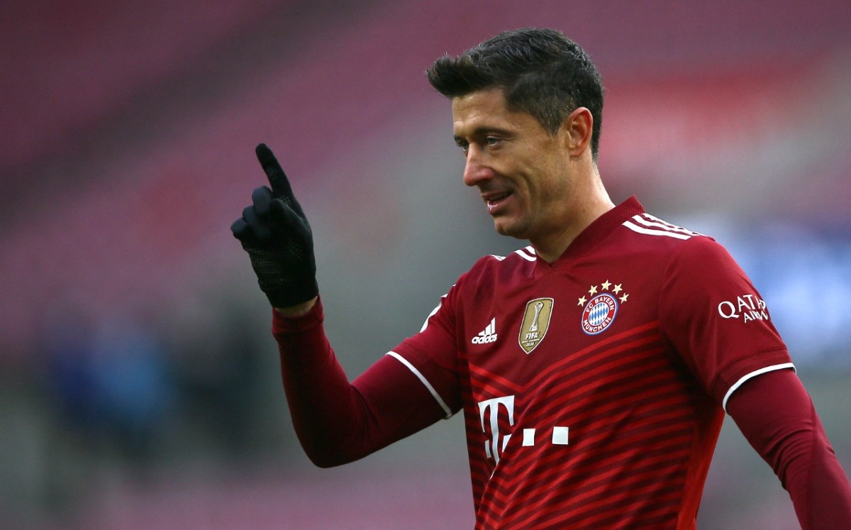 Robert Lewandowski llega a los 300 goles en victoria del Bayern Múnich sobre el Colonia (Reuters)