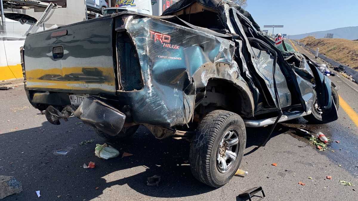 Volcadura en autopista deja dos personas muertas en Jalisco (Especial)