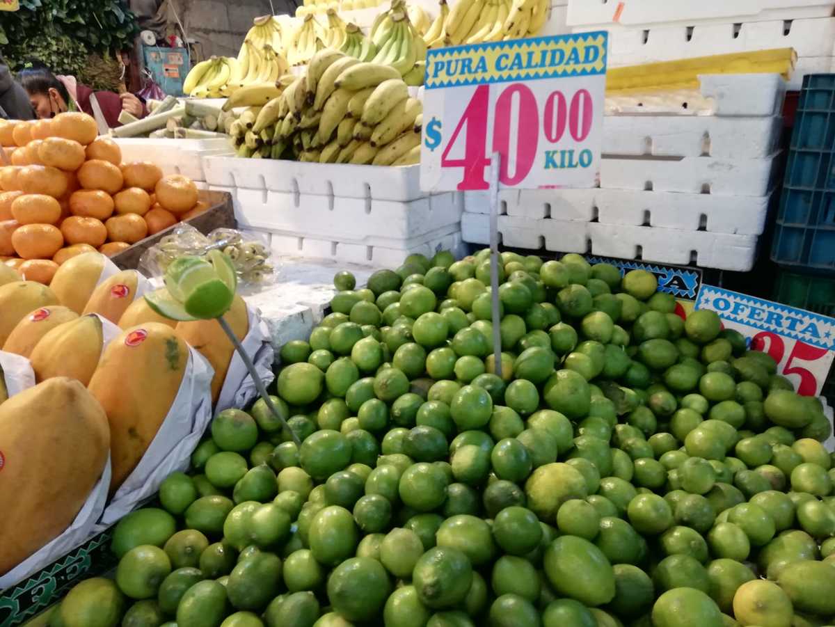 Vendedores de la Central de Abasto señalan un incremento en el precio de hasta el 95% (Elizabeth Hernández)
