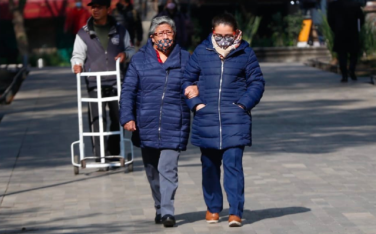 Los especialistas destacaron la importancia de vacunarse y continuar implementando las medidas sanitarias. | Araceli López