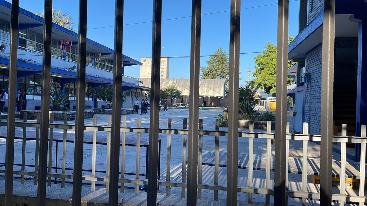 Los estudiantes que se presentaron lucían contentos por estar de vuelta. (Karla Rodríguez)