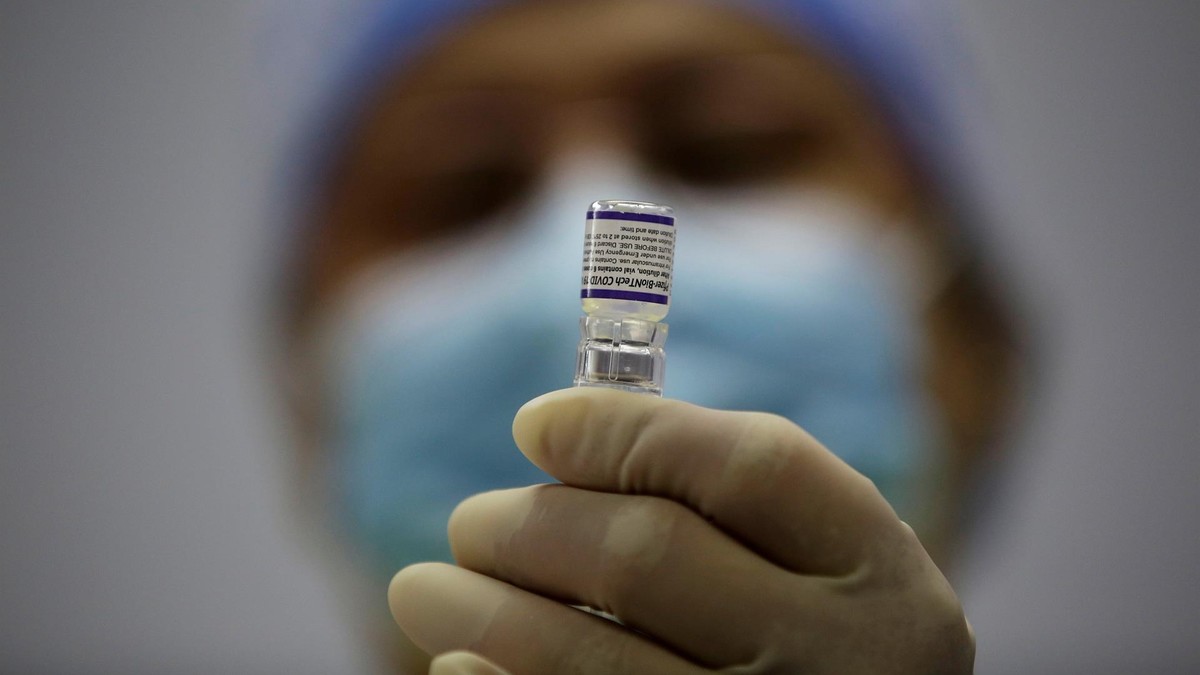 El estudio se centró en las vacunas de Pfizer y Moderna. (EFE)