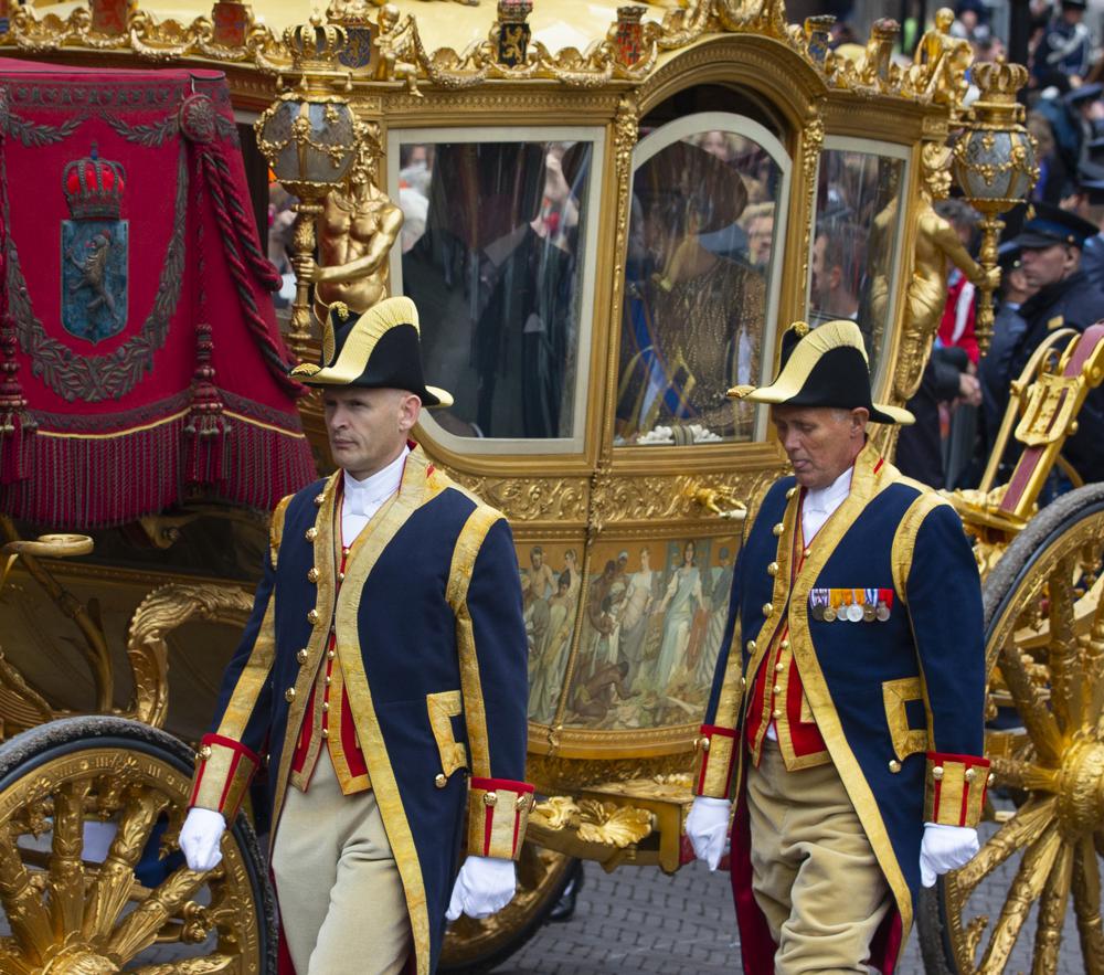 Rey de Holanda no usará Carroza Dorada por el momento | AP