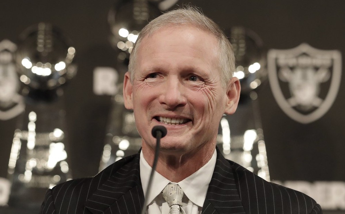Las Vegas Raiders despiden a Mike Mayock como gerente general (AP)
