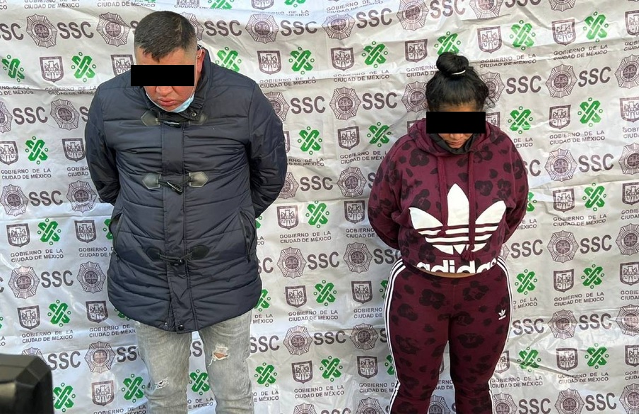Ambos estaban acompañados de tres menores de edad cuando fueron detenidos.